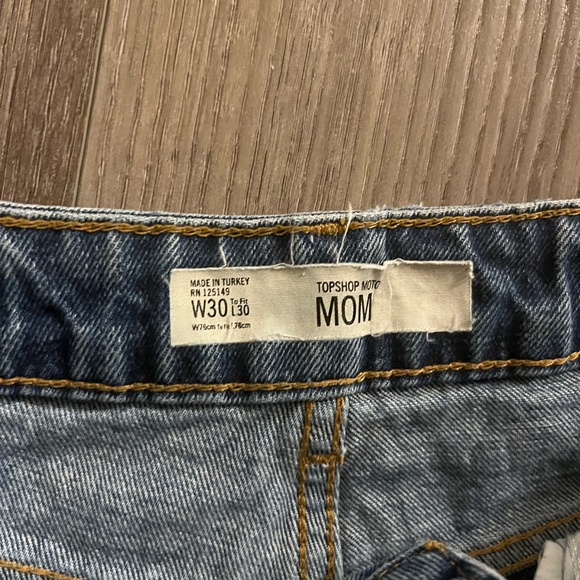 Urban Outfitted Mom Jean - Picture 2 of 2